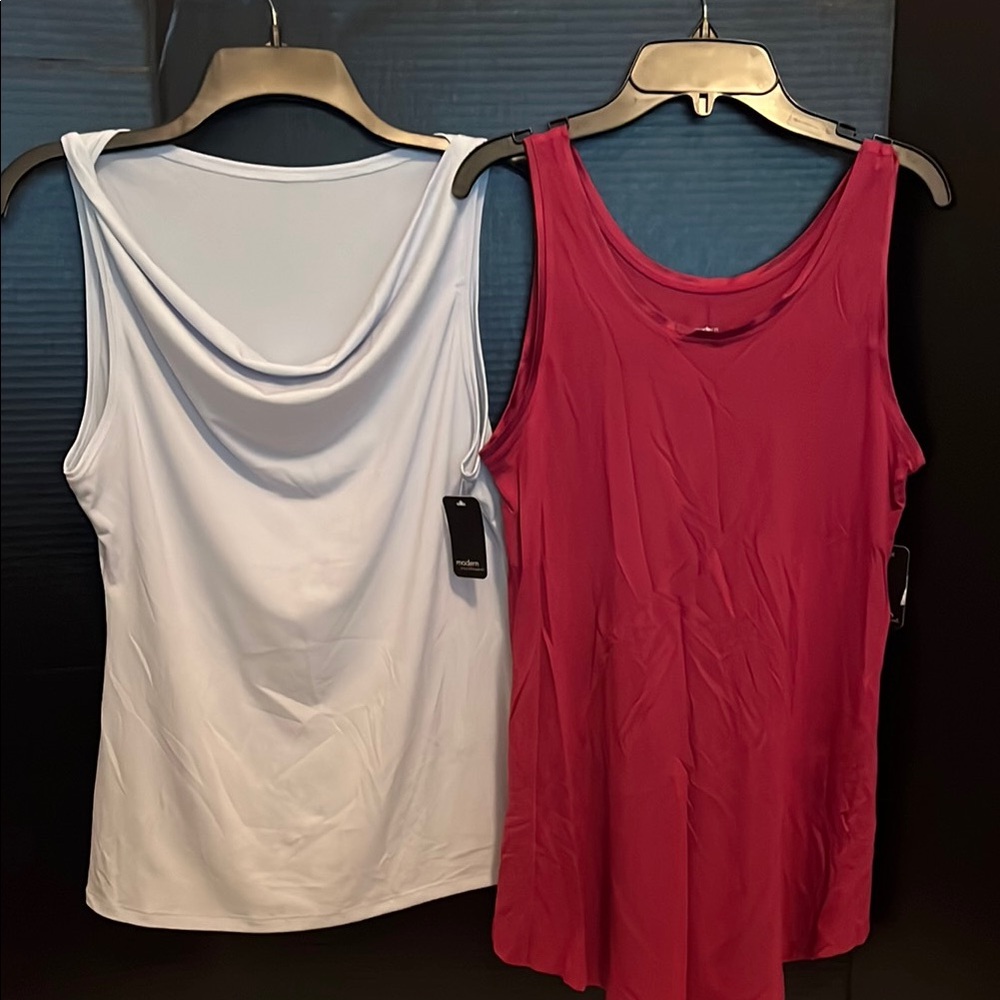 Red Sleeveless Tank Top with Round Neckline
